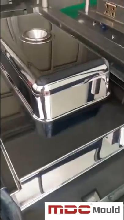 超镜面抛光卫浴模具 - 您能“看见”的精度